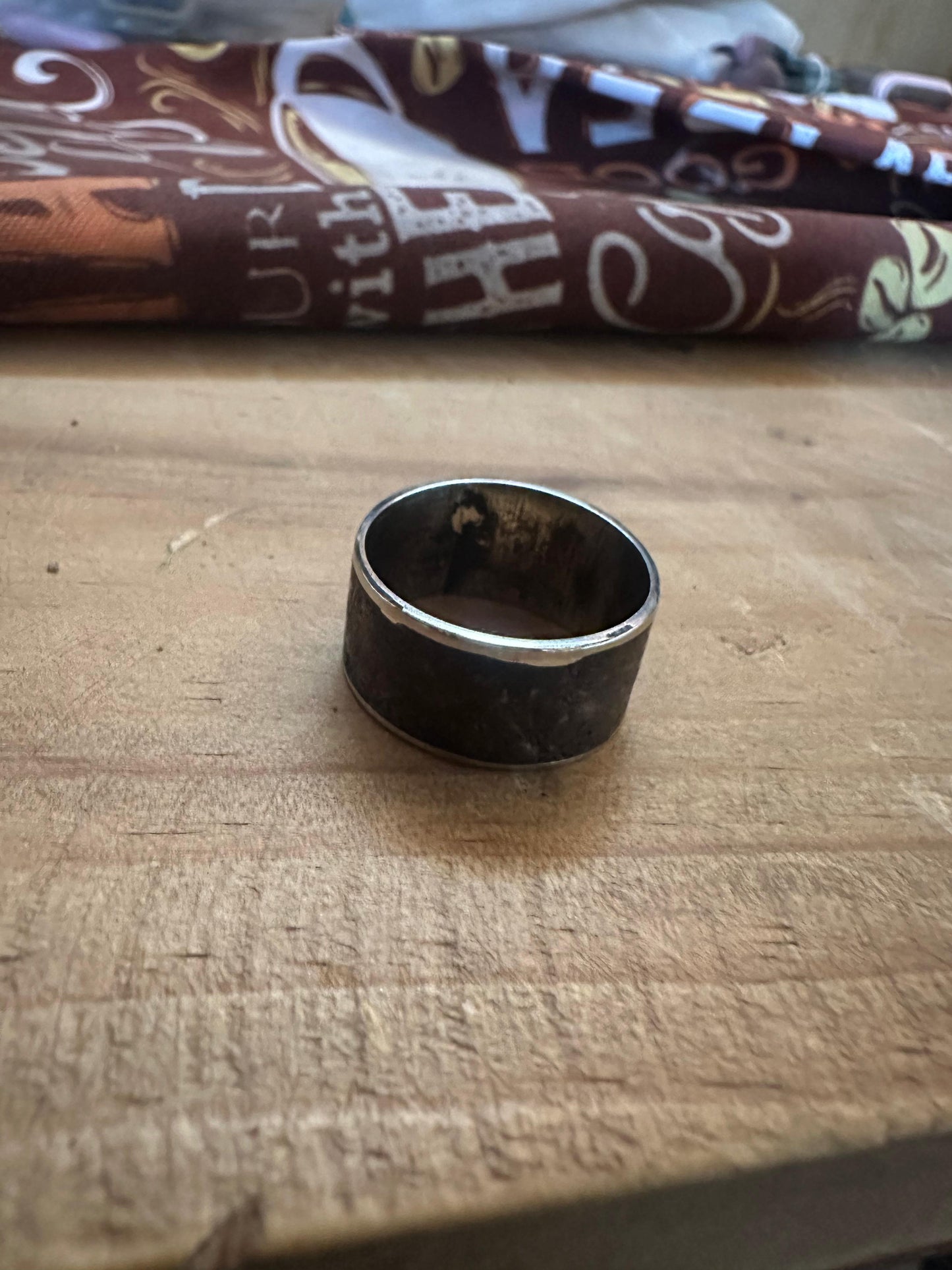 Anillo Reconstituido de Roble, Sequoia y alpaca