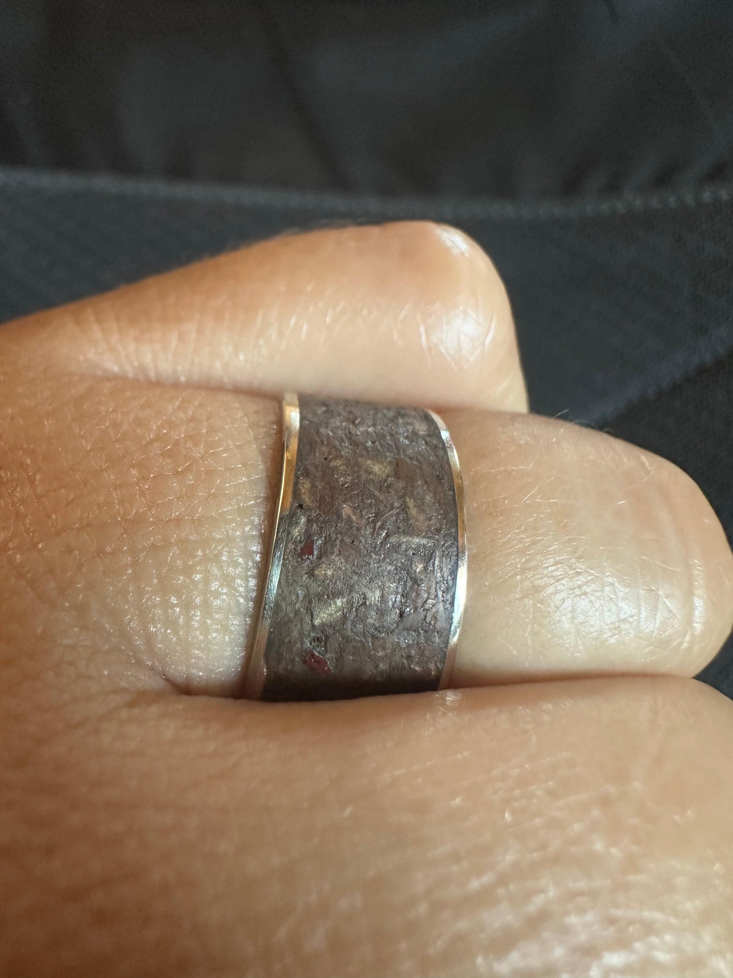 Anillo Reconstituido de Roble, Sequoia y alpaca