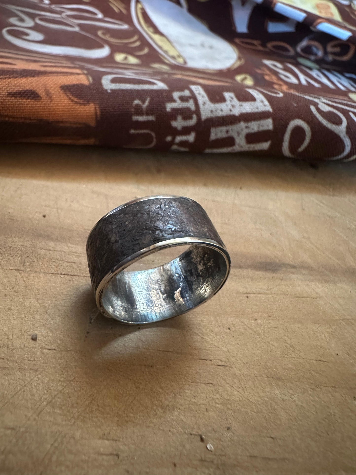 Anillo Reconstituido de Roble, Sequoia y alpaca