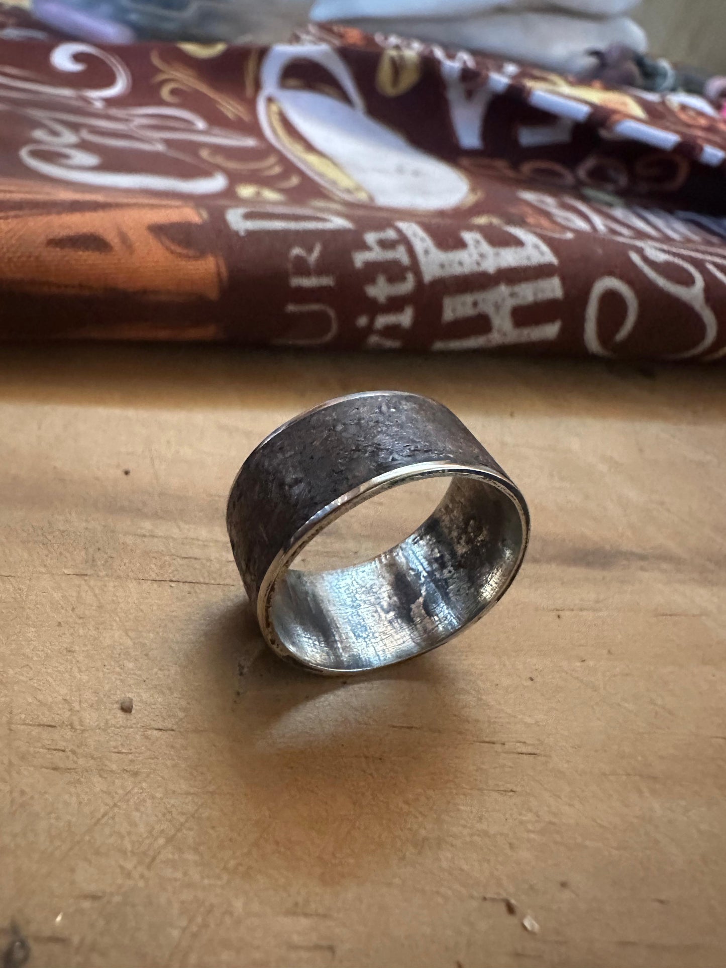 Anillo Reconstituido de Roble, Sequoia y alpaca