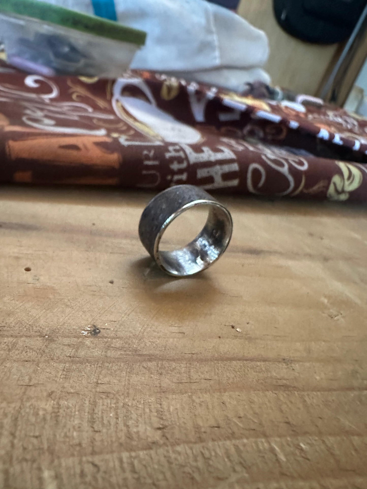 Anillo Reconstituido de Roble, Sequoia y alpaca